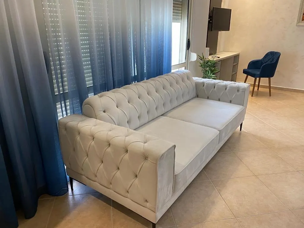 Lyden Hotel Golem   Golem (Tirana)