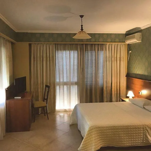 Lyden Hotel Golem   Golem (Tirana)